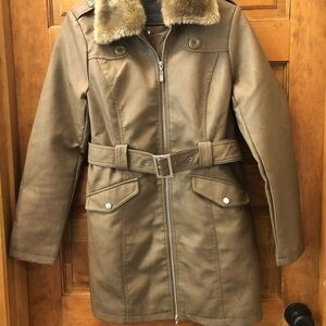 Cavalini/ Woman’s faux Leather Jacket/ removable faux collar/ size M /